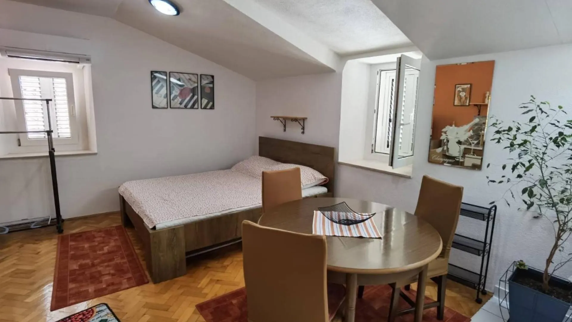 Guest house Cozy Studio Apartments With Terrace Near Kastela Promenade